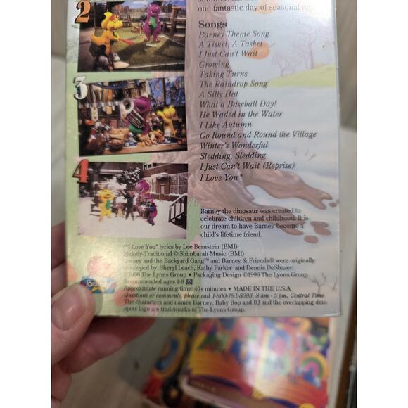 Barney VHS Lot 1 2 3 4 Seasons, All Aboard For Sharing, Musical Scrapbooking - Picture 11 of 11